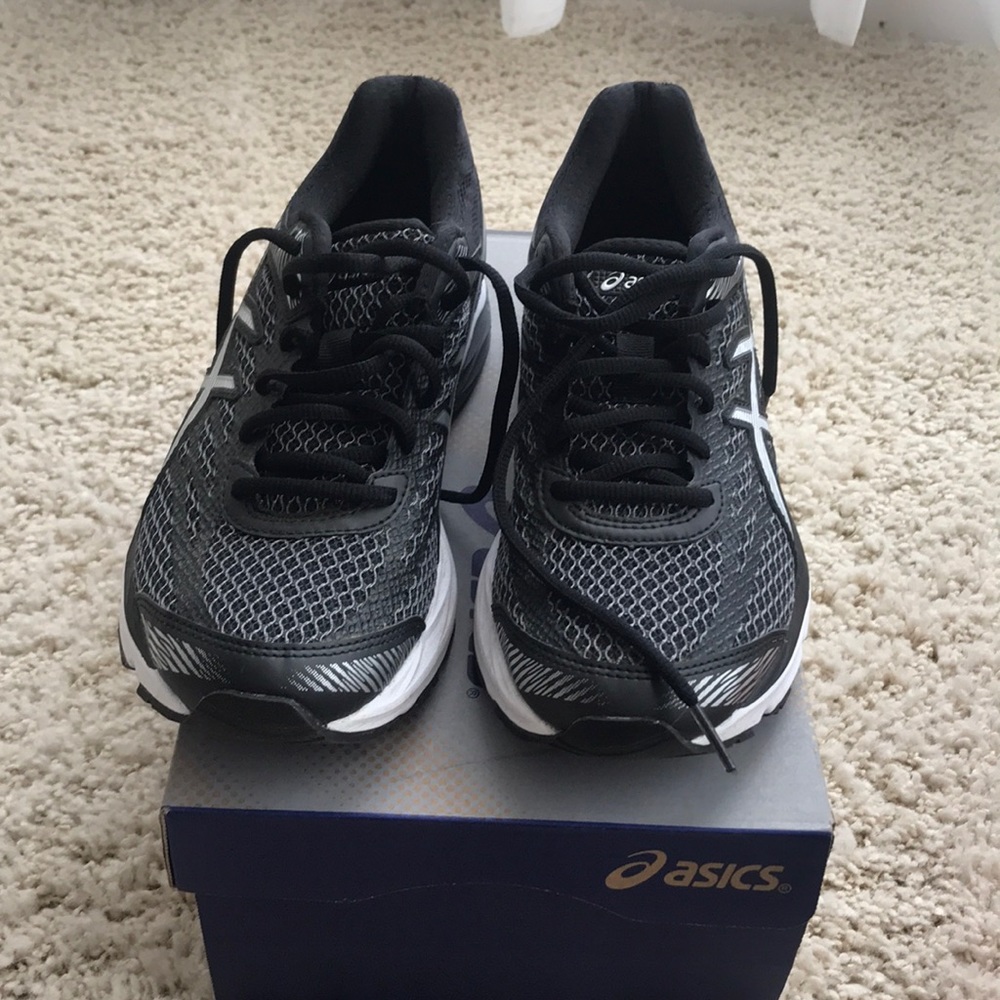 ASICS gel flux 4 size 8.5